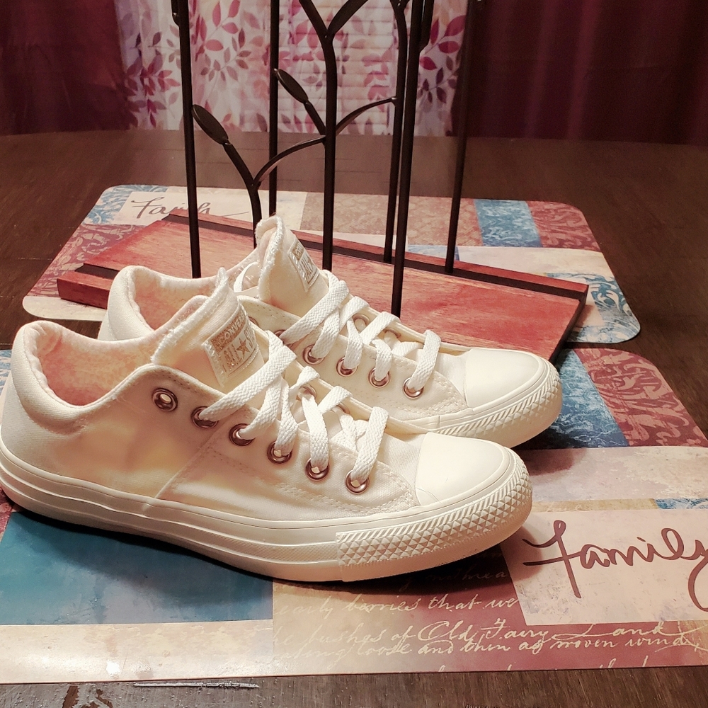 Converse Chuck Taylor Low Gold
